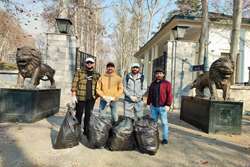 پویش پاکسازی کاخ سعدآباد به همت کانون دانشجویی حفظ محیط زیست و آسمان آبی دانشگاه