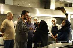بازدید مدیر امور دانشجویی از آشپزخانه مرکزی کوی