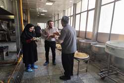بازدید کارشناسان مرکز بهداشت و درمان دانشجویان از آشپزخانه و سالن های غذاخوری دختران و پسران