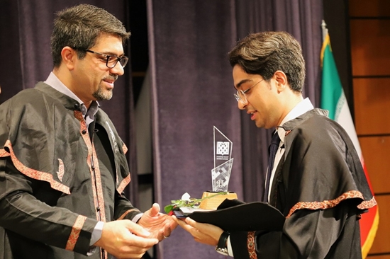 معاون فرهنگی و دانشجویی دانشگاه علوم پزشکی تهران به دانش آموختگان 1396 گفت: برای توسعه و رشد فردی خود برنامه ریزی کنید و سعی کنی 