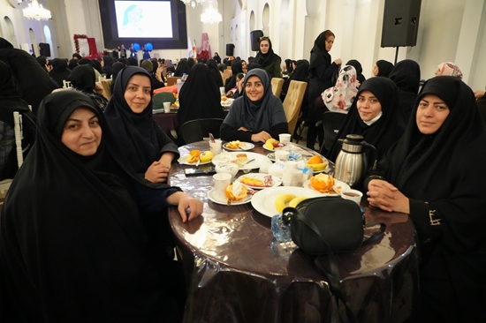 جشن گرامیداشت مقام مادر و زن 