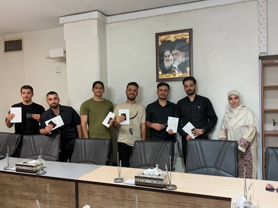 تقدیر از همتایاران فعال 