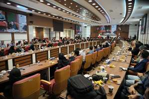 تاکید رئیس دانشگاه علوم پزشکی تهران بر مسئولیت‌پذیری اجتماعی، اخلاق حرفه ای و حفظ ارتباط با اساتید