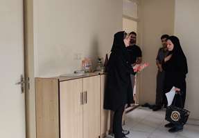 بازدید کارشناسان مرکز بهداشت و درمان دانشجویان از خوابگاه‌ها و درمانگاه کوی دانشگاه علوم پزشکی تهران