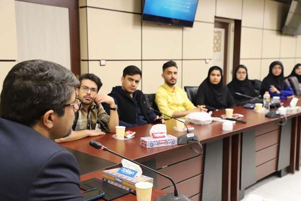 گزارش تصویری دکتر پورغریب از دانشجویان همتایار سلامت روان تقدیر کرد