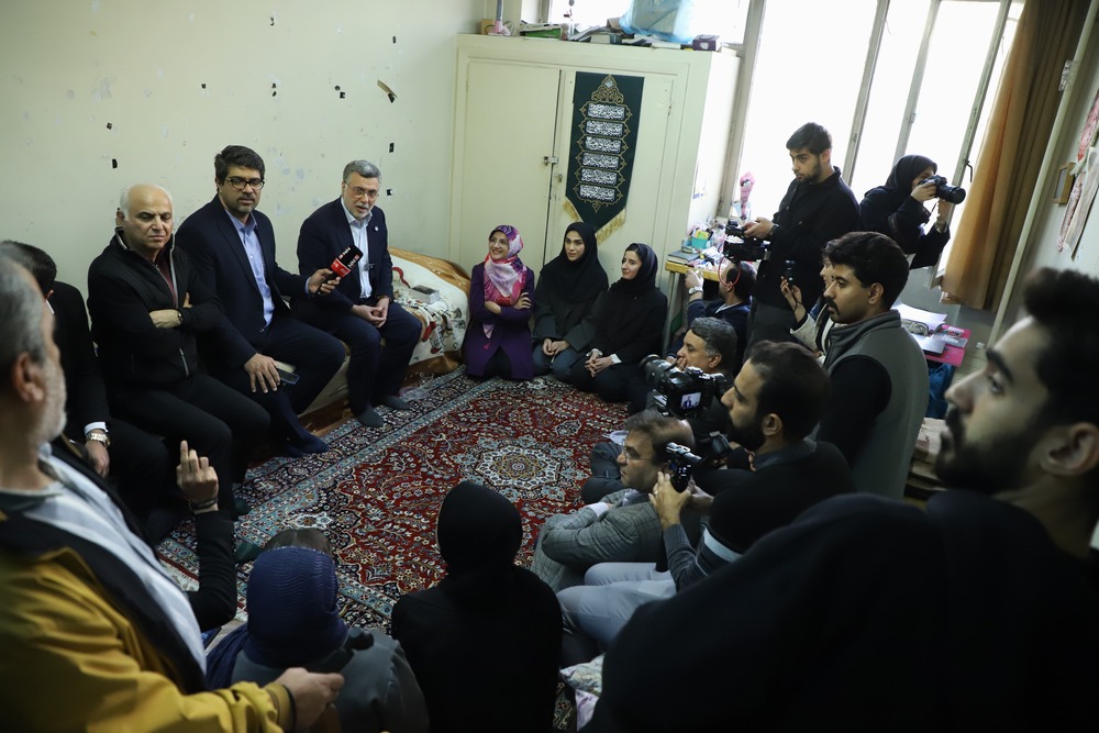 بازدید وزیر بهداشت از خوابگاه‌های کوی دانشگاه علوم پزشکی تهران با هدف ارتقای رفاه دانشجویان