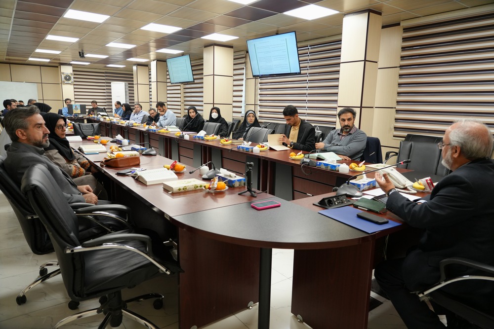 نشست تفسیر قرآن کریم دانشگاه با محوریت تبیین ابعاد مختلف سوره مبارکه شوری 