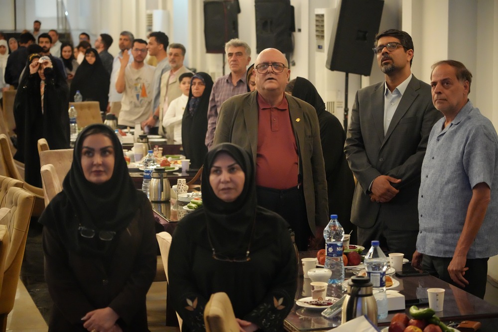شب شعر آبی تر از آینه در دانشگاه علوم پزشکی تهران